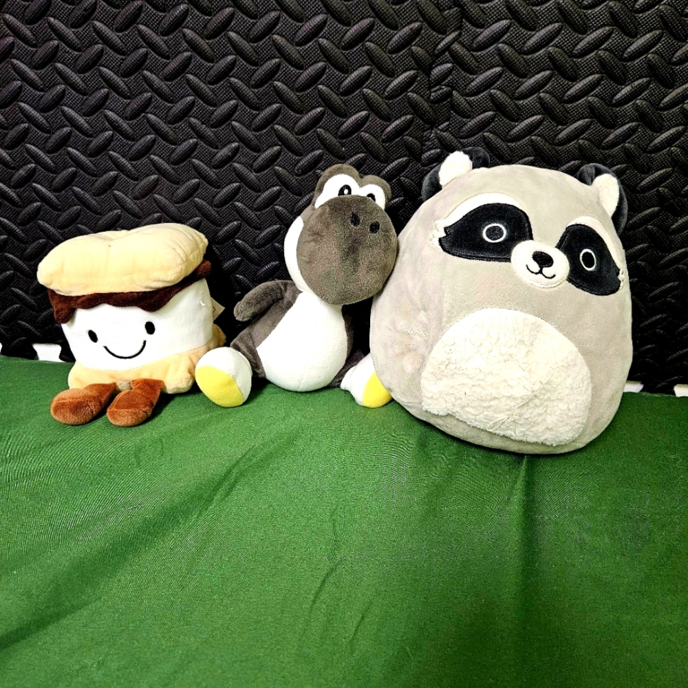 Cute Plush Toy Set - Raccoon, Dinosaur, and S'mores - Picture 2 of 13